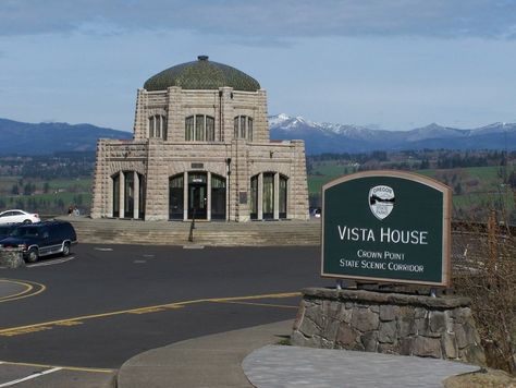 Visit Vista House: The Crown Jewel of the Columbia River Gorge - Portland Living on the Cheap Troutdale Oregon, Oregon State Parks, Vista House, Oregon Vacation, Portland Travel, Columbia Gorge, Local Gifts, Collage Paintings, Columbia River Gorge