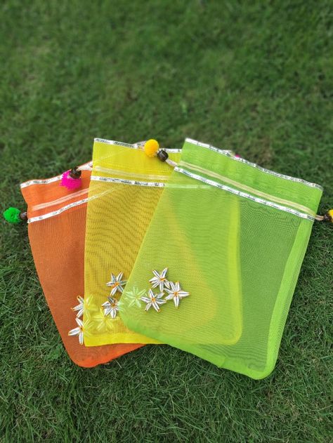 Gota Potlis for Mehendi Favors, sangeet Favors, dry fruits, indian wedding, haldi Favors Sangeet Gift Ideas, Jaggery Packing Ideas For Wedding, Sangeet Favors, Indian Wedding Giveaways, Fancy Envelopes, Indian Wedding Favors, Wedding Gift Pack, Handmade Fabric Bags, Creative Wedding Gifts