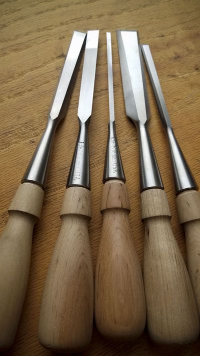 Best Wood For Carving, Lie Nielsen, Mortise Chisel, Wood Chisel Set, Woodworking Chisels, Japanese Joinery, Wood Carving For Beginners, Wood Chisel, Vintage Hand Tools