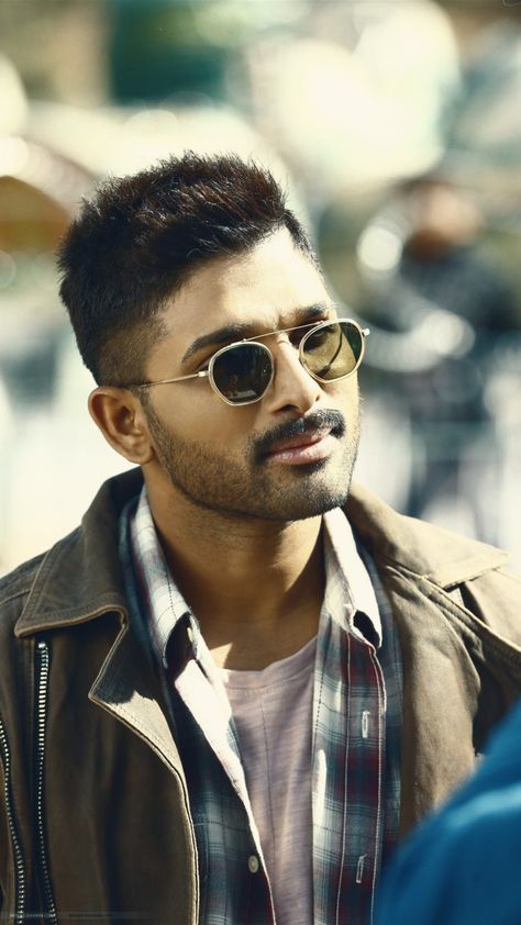 Sauth Hiroin Hero Hd Photo, Display Pictures For Whatsapp, South Actors, Allu Arjun Wallpapers, Allu Arjun Images, Allu Arjun Hairstyle, Godzilla Wallpaper, Beast Wallpaper, Handsome Celebrities