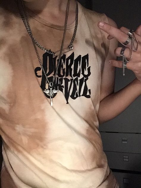 Pierce The Veil Outfit Ideas, Diy Band Tee, Diy Band Shirt, Alt Clothes Diy, Pierce The Veil Shirt, Sick Fits, 2023 Vibes, Emo Band, Thrift Inspo