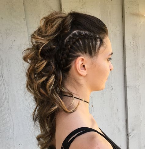 Punk Rock Grunge Mohawk Braided Hairstyle | Every Little Strand Punk Rock Wedding Hair, Punk Wedding Hairstyles, Modern Punk Hairstyles Women, Punk Wedding Hair, Long Mohawk Hairstyles For Women, Punk Rock Hairstyles For Women, Rocker Girl Hair, Punk Hairstyles Women, Edgy Wedding Hair