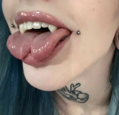 Tongue Split, Split Tongue, Philtrum Piercing, Pretty Teeth, Grillz Teeth, Bridge Piercing, Cool Piercings, Tongue Piercing, Body Piercings