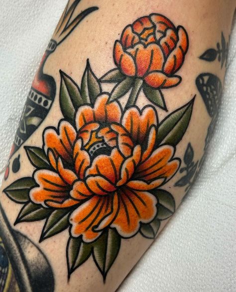 American Traditional Peony, Traditional Peony Tattoo, Traditional Peony, Dish Gloves, American Traditional Tattoo Ideas, Traditional Tattoo Ideas, Peony Tattoo, American Tattoos, Peonies Tattoo