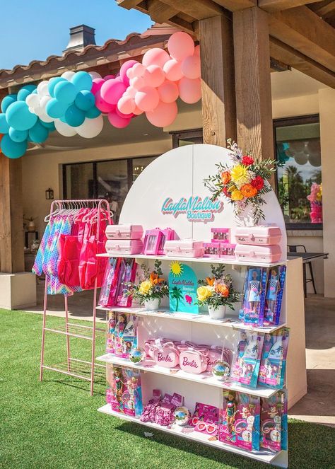 Barbie 4th Birthday, Malibu Barbie Birthday Party, Malibu Barbie Party, Girls Barbie Birthday Party, Barbie Decor, Barbie Pool Party, Barbie Malibu, Barbie Party Decorations, Barbie Theme Party