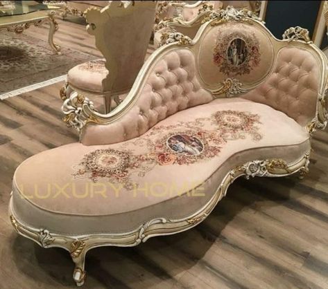 Pink Princess Room, بيوت ملكية, Era Victoria, Sofa Santai, Unique Sofa, Luxury Sofa Design, Royal Furniture, Sofa Set Designs, Victorian Furniture