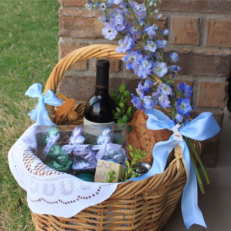 Erin Elizabeth Porter on Instagram: “My Easter basket for the Polish celebration of Holy Saturday. #święconka is the blessing of Easter baskets; Families pack a basket to be…” Spring Basket Ideas, Homemade Gift Baskets, Holy Saturday, Erin Elizabeth, Spring Basket, Polish Food, The Blessing, Food Basket, Polish Recipes