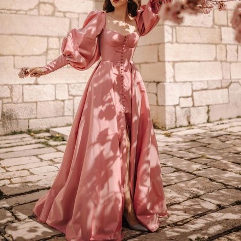 Princess Prom Dress, Y2k Fashion Aesthetic, Teuta Matoshi, Long Party Gowns, Tv Outfits, Y2k Aesthetic Fashion, Prom Dresses Elegant, Princess Prom Dresses, Satin Evening Dresses