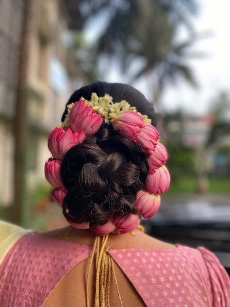 Lotus Flower Hairstyle, Lotus Hairstyle, Onam Ideas, Latest Bridal Hairstyles, God Frame, Bun Hairdo, Flower Hairstyles, South Indian Hairstyle, South Indian Wedding Hairstyles