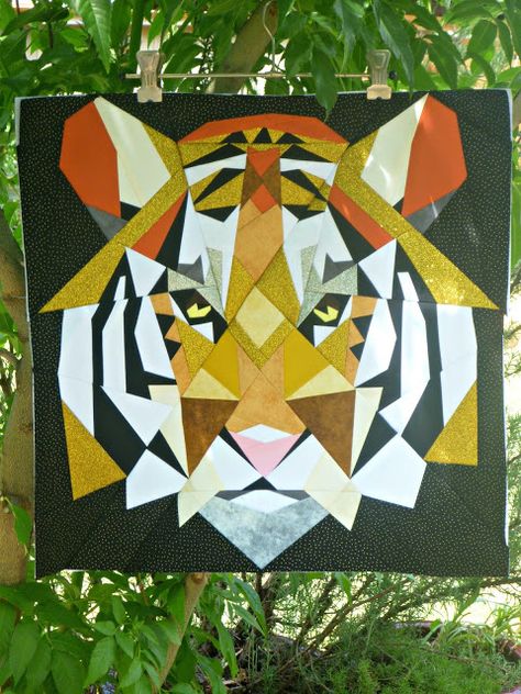 Tiger Quilt Pattern, Tiger Quilt, Quilting Hearts, Geometric Tiger, Quilting Art, Paper Piercing, Quilting Books, Classroom Idea, Polygon Art