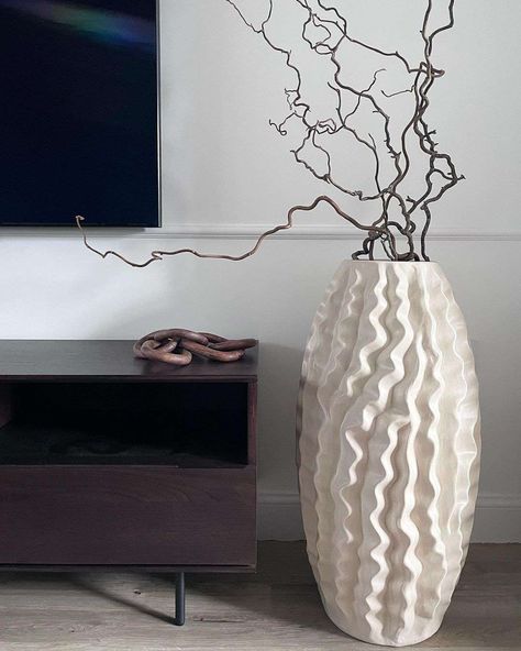 narrow stems in vase next to tv on tv stand - Google Search Large Floor Vases Decor Ideas, Large Floor Vase Decor, Floor Vase Decorating Ideas, Tall Floor Vase Decor, Tall Floor Vase Ideas, Vase Decoration Ideas, Floor Vases Decor, Tall Floor Vase, Floor Vase Decor