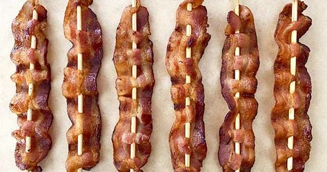 How to Make Bacon Skewer Swizzle Sticks Turkey Bacon Recipes, Cooking Turkey Bacon, Oven Baked Bacon, Microwave Bacon, Bacon In The Oven, Bacon Recipe, Cooking Bacon, Baked Bacon, Baked Turkey