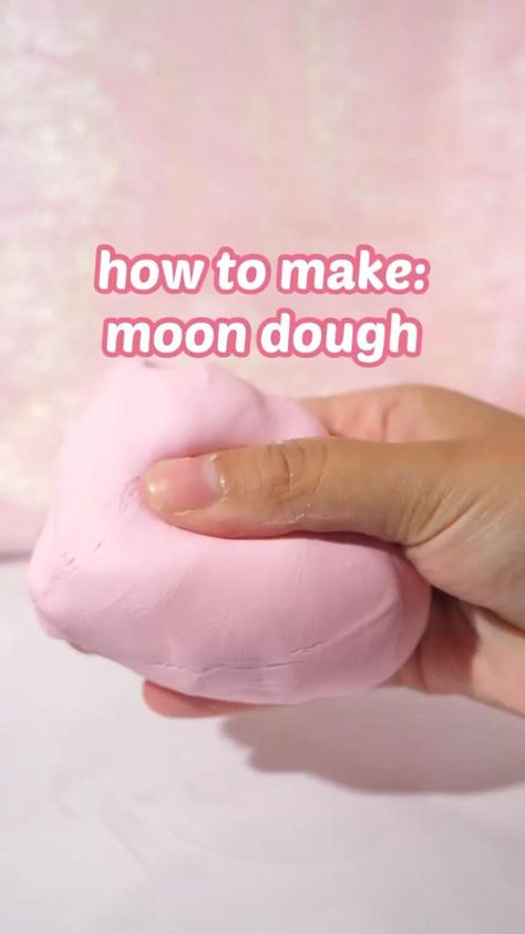 How Do You Make Slime, Diy Slime Recipe Easy, Moon Slime, Moon Dough, Slime Easy, Slime Ideas, Easy Slime Recipe, Diy Slime Recipe, Butter Slime