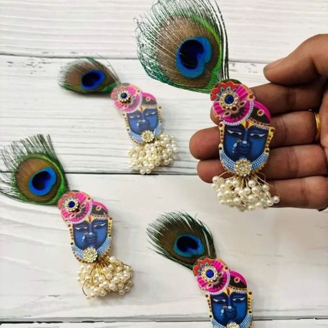 Shreenathji Brooches: The Perfect Touch of Elegance for Any Occasion! (#ShreenathjiBrooches #ReturnFavors #GiveawayIdeas) Add a touch of tradition and charm to your next event with our exquisite Shreenathji brooches! These handcrafted beauties are the perfect way to show your appreciation to guests at weddings, poojas, kiths, kathas, or any other special gathering. (#PoojaFavors #WeddingFavors #HaldiFavors #MehendiFavors) Why Choose Shreenathji Brooches? Unique and Elegant: Our brooches a... Return Gift For Wedding Guests, Arti Decoration, Indian Wedding Giveaways, Gift Ideas For Guests, Ceremony Favors, Return Favours, Return Gift Ideas, Handmade Decorative Items, Desi Art