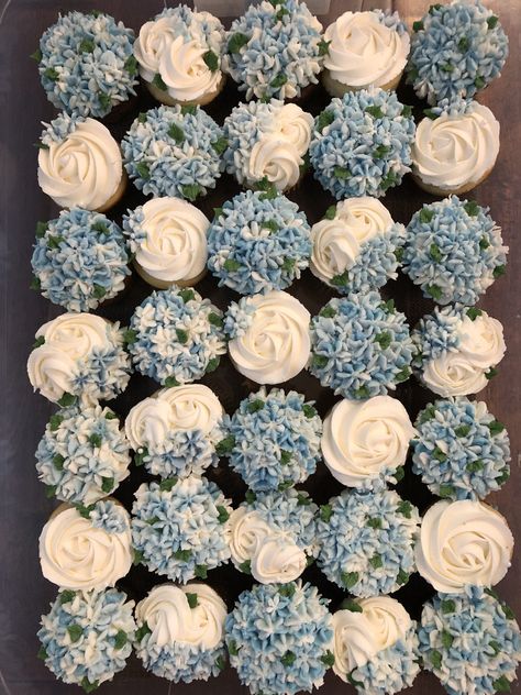 Wedding Cakes Hydrangea Blue, Hydrangea Cupcakes, Hydrangea Cake, Small Wedding Cakes, Blue Cupcakes, Blue Hydrangeas, Body Care Routine, Blue Hydrangea, Small Wedding