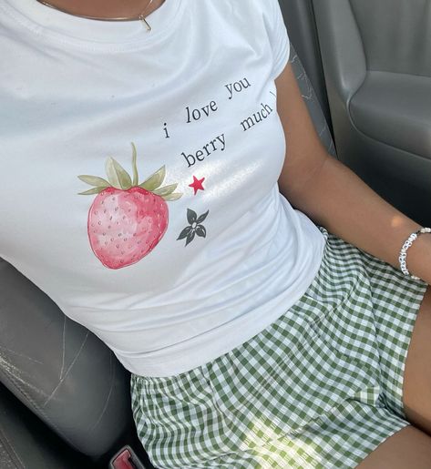 Midsize Summer Outfits 2024, Boxer Short Outfits, Shorts Ootd, Lazy Outfits, Ootd Summer, Gingham Print, Basic Outfits, Girly Fashion, Boxer Shorts