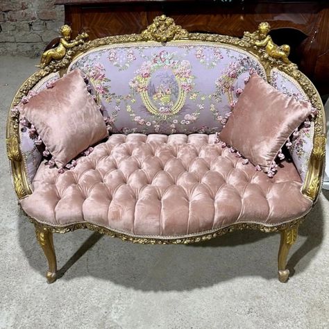 French Tufted Settee Vintage Chair Vintage Furniture Damask Vintage Velvet Chair Baroque Furniture Rococo Interior Design - Etsy.de Vintage Velvet Chairs, Rococo Interior Design, Rococo Interior, Baroque Furniture, Chair Vintage, Vintage Chair, Cute Bedroom Decor, Pink Vibes, Velvet Chair