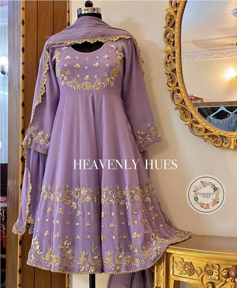 Purple Frock, Golden Dupatta, Long Frocks For Girls, Stain Stitch, Drawing Embroidery, Designer Suits For Wedding, Punjabi Dress Design, Tshirt Embroidery, Bracelet Embroidery