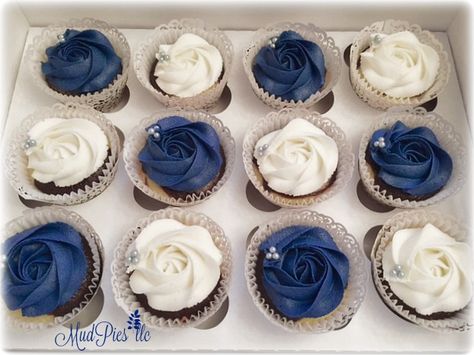 Marble cupcakes with Vanilla Bean and White Chocolate Buttercream rosettes for a navy blue, grey, and white themed Bridal Shower. Find us at www.bakingmudpies.com Blue Wedding Cupcakes, Navy Cupcakes, Navy Blue Wedding Cakes, Bridal Cakes, Navy Bridal Shower, Wedding Cake Navy, Wedding Cake Options, Silver Wedding Cake, Blue Cupcakes