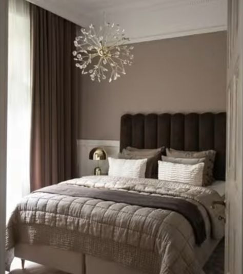 Beige Walls Bedroom, Bedroom Color Combination, Calming Bedroom, Modern Luxury Bedroom, Bedroom Wall Colors, Brown Bedroom, Master Bedrooms Decor, Room Inspiration Bedroom, Room Ideas Bedroom