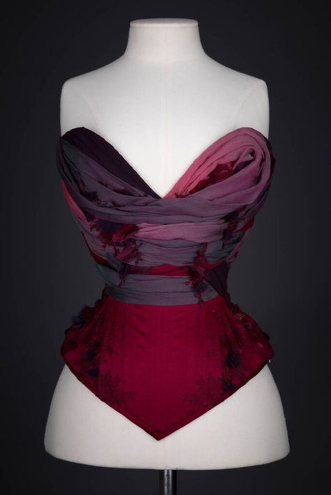 Exhibition: Incendiary: A History Of Red Lingerie - Chapter Five | The Underpinnings Museum Lace Capelet, Silk Corset, Lace Tights, Overbust Corset, Designer Drapes, Red Lingerie, Retro Vintage Style, French Lace, Event Dresses