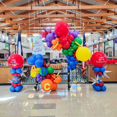 Welcome Back To School Balloon Arch, Nerf Party, Balloon Art, Balloon Arch, Balloon Garland, School Year, Balloon Decorations, Back To School, Balloons