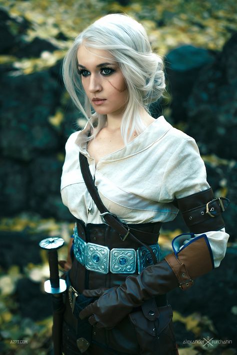 Cirilla - the Lion Cub of Cintra -Witcher 3 by love-squad.deviantart.com on @DeviantArt Emilie Clarke, Batman Christian Bale, Fire And Blood, Gra O Tron, Witcher 3, Wild Hunt, The Witcher 3, Mother Of Dragons, Amazing Cosplay