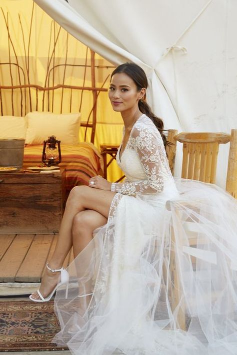 Wedding Dress Celebrity, Celebrity Bridal Look, Jamie Chung Wedding, Wedding Dresses Celebrities, Jamie Chung Makeup, Celeb Wedding Dress, Celebrities Wedding Dresses, Merlin Balinor, Audrey Hepburn Princess