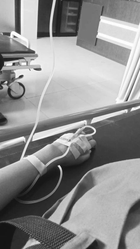 Hospital Dextrose Prank, Infuzija Hospital, Sick In Hospital Hands, Hospital Streaks Snapchat, Dextrose In Hand Hospital, Dextrose In Hand Hospital Girl, Filipino Alcohol Drinks, Kaiser Isagi, Little Sister Quotes