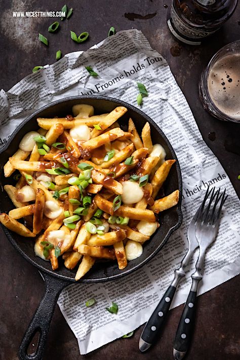 French Fries With Cheese, Cheese Gravy, Poutine Recipe, Bibimbap Recipe, Baked Teriyaki Chicken, Food F, Potato Recipes Side Dishes, Vegetarian Pasta, Poutine