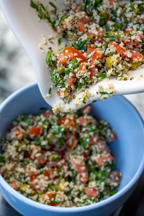 Hemp Heart Tabouli Recipe - NZProtein Hemp Heart Recipes, Hemp Hearts Recipes, Tabouli Recipe, Protein Vegetarian, Salad Dishes, Hemp Hearts, Fresh Mint Leaves, Protein Foods, Carb Recipes