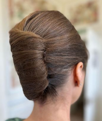 Classic French Twist Professional Female Hairstyles For Interviews Classic French Twist Hair, Blonde French Twist, French Hair Twist, 1950s French Twist, French Twist Front View, Classic French Twist, Sleek French Twist, French Twist Long Hair, French Twist Hairstyle