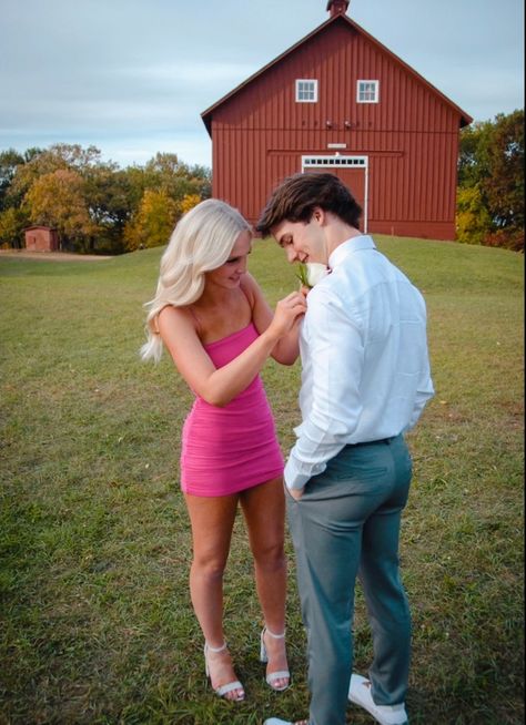 Brown Homecoming Couple, Pink And White Hoco Couple, Bf And Gf Hoco Pics, Navy And Pink Hoco Couple, Homecoming Date Aesthetic, Homecoming Couple Ideas, Homecoming Couples Outfits Pink, Homecoming With Date, Couples At Homecoming