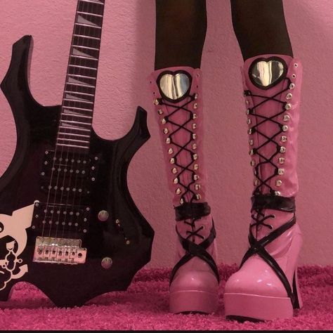 Monster High Draculaura Aesthetic, Boot Platforms, Pink Punk Aesthetic, Pink And Black Goth, Pink Goth Aesthetic, Aesthetic Discord, Draculaura Aesthetic, Pink Emo, Boots Diy