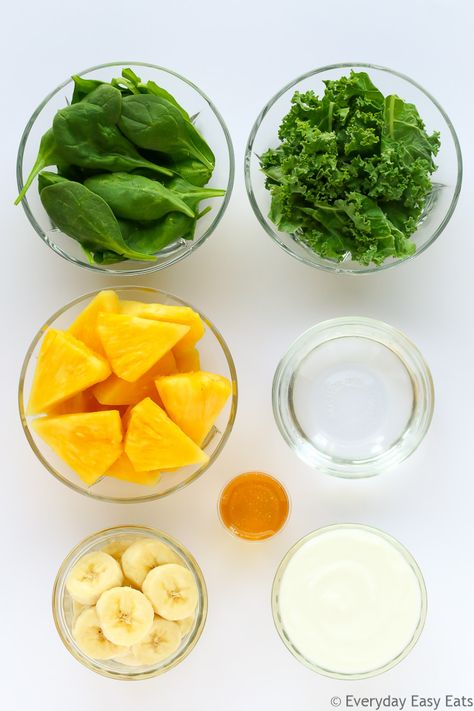 Greek Yogurt And Honey, Smoothie With Spinach, Banana Greek Yogurt, Resep Smoothie, Smoothie Fruit, Best Green Smoothie, Kale Smoothie, Natural Detox Drinks, Resep Diet