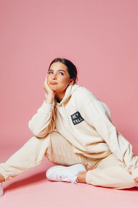 Sweatsuit Photoshoot, Shoe Poses, Merch Photography, Hoodie Photoshoot, Clothing Shoot, Camping Photoshoot, Street Fashion Photoshoot, Streetwear Photoshoot, Dog Snapchats