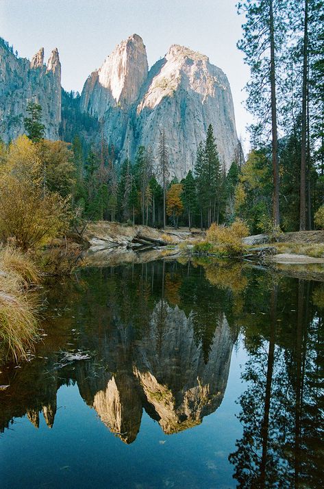 11 Best Yosemite Valley Reflection Photos - 35mm | Field Mag Yosemite Photography, Merced River, Reflection Photos, National Parks Photography, Double Vision, National Park Photos, California Vacation, Lake Art, Visit California