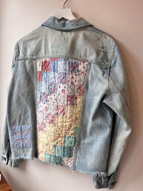 This Denim By Murph Denim jacket is a upcycled Pistola jacket and is a size medium that features two patchwork designs on the back Patch Work Jean Jacket, Jacket Made From Old Quilt, Quilt Denim Jacket, Upcycled Denim Jacket Diy Ideas, Quilted Jean Jacket, Quilted Patchwork Jacket, Upcycled Jean Jacket, Denim Upcycle Clothing, Upcycle Denim Jacket