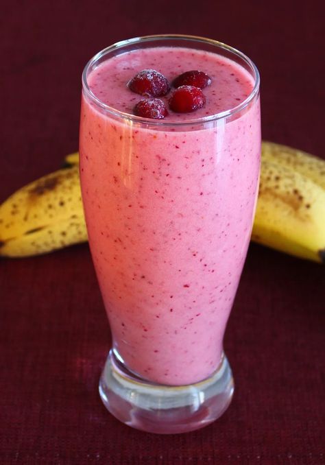 Joe Cross Juice Recipes, Cranberry And Pineapple, Banana Pineapple Smoothie, Yummy Juice Recipes, Pineapple Banana Smoothie, Pineapple Smoothie Recipes, Shakes Drinks, Healthy Drinks Smoothies, Pineapple Smoothie