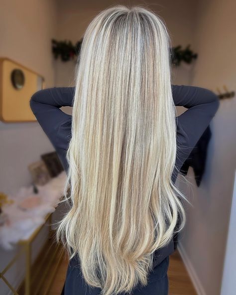 this raw lift blonde >> • • • • #njhairstylist #behindthechair #redkenshadeseq #njhairsalon #blonde #highlights #babylights #blonde #blendedblonde #teasylights #cooboard #redken #igkhair #framar Babylights Blonde, Highlights Babylights, Redken Shades Eq, Behind The Chair, Blonde Highlights, Blending, Highlights, Blonde, Quick Saves