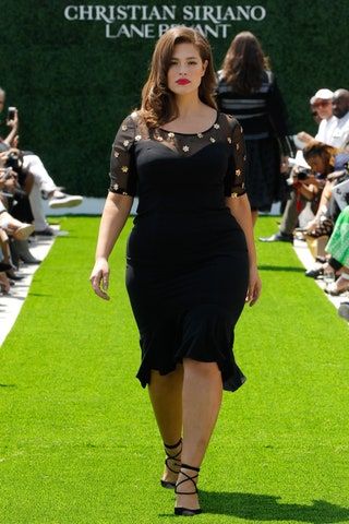 Ashley Graham Style, Graham Model, Real Women Fashion, Runway Moments, Ashley Graham, Plus Size Models, Christian Siriano, Teen Vogue, Curvy Girl Fashion