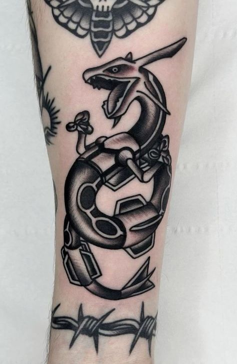 Cool Pokemon Tattoos, Tattoo Ideas Pokemon, Rayquaza Tattoo, Tatos Ideas, Pokemon Tattoo Design, Tattoos Pokemon, Pokemon Tattoo Ideas, Joel Tattoo, Charizard Tattoo