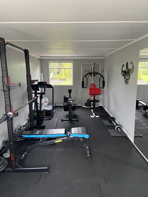 Small Fitness Room, Gym At Home Ideas, Gym House, Small Home Gym Ideas, Gym Photo, Dream Home Gym, Small Home Gym, Workout Room Home, Mini Gym