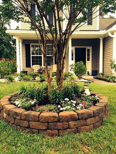 Brick built flower bed around tree #flowerbed #flowerpot #planter #gardens #gardenideas #gardeningtips #decorhomeideas Design Per Patio, Trees For Front Yard, Landscaping Around Trees, Front Yard Design, Low Maintenance Landscaping, Outdoor Garden Decor, Home Landscaping, Front Yard Garden, Landscaping Tips