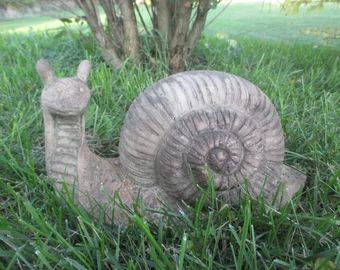 ConcreteDesignStudio (by rose youngsam) - Etsy Snail Garden, Pottery Idea, Cement Statues, Snails In Garden, Cement Garden, Garden Figures, Mermaid Statues, Concrete Statues, Portland Cement