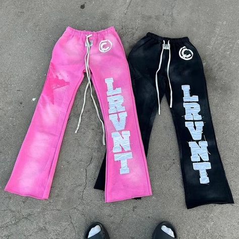 Wholesale manufacturer stacked track flared sweatpants jogger custom mens distressed embroidered flare sweat pants men available premium quality on reasonable prices. Dm us for more detail 💌✅. #sweatpant #sweatsuit #hoodies #clothing #sweatshirt #joggers #sweatpants #hoodie #joggerpants #tanktop #sportswear #yogawear #tracksuit #teamwear #trainingsuit #gymvest #scrunchshort #gymshort #sportsjacket #stringer #meshleggings #gymgear #streetwear #tshirt #sweatpantsseason #leggings #clothingbrand... Flared Joggers Men, Flare Sweat Pants, Sweat Pants Men, Flared Joggers, Bape Jacket, Flared Sweatpants, Sweatpants Streetwear, Pants Outfit Men, Streetwear Pants