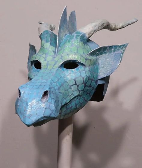 Paper Mache Dragon, Katniss Costume, Game Of Thrones Halloween, Cardboard Art Sculpture, The Magic Faraway Tree, Scary Halloween Decorations Outdoor, Make A Dragon, Dragon Horns, Dragon Mask