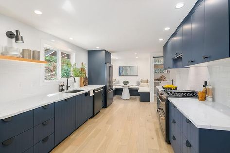 Plank Kitchen Cabinets, Blue Cabinets Black Hardware, Kitchen Island Finishes, Dark Blue Kitchen Cabinets, Modern Treehouse, Gray Quartz Countertops, Dark Blue Kitchens, Gray Shaker Cabinets, White Counter Stools