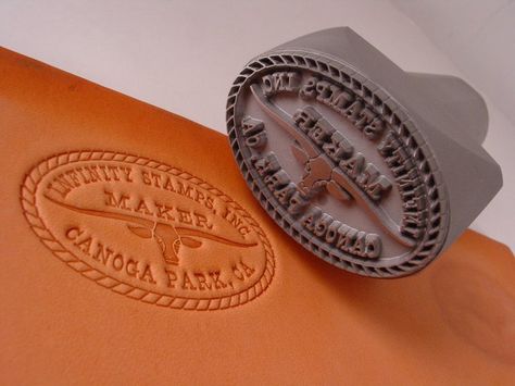 Leather Maker Hand Stamp and its impression Leather Techniques, Leather Garments, Leather Tools, Pattern Stamping, Branding Iron, Logo Idea, Cellos, Leather Stamps, Leather Projects