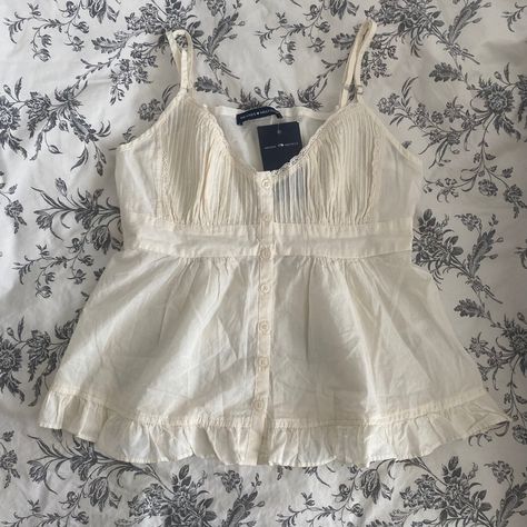 Brandy melville tiffany cotton tank, so excited to wear it <3 Tiffany Cotton Tank, Brandy Tank Tops, Tiffany Tank Brandy, Brandy Melville Tiffany Tank, Outfit Inspo Teen Girl, Brandy Clothes, Brandy Melville Clothes, Tiffany Tank, Brandy Melville Fits